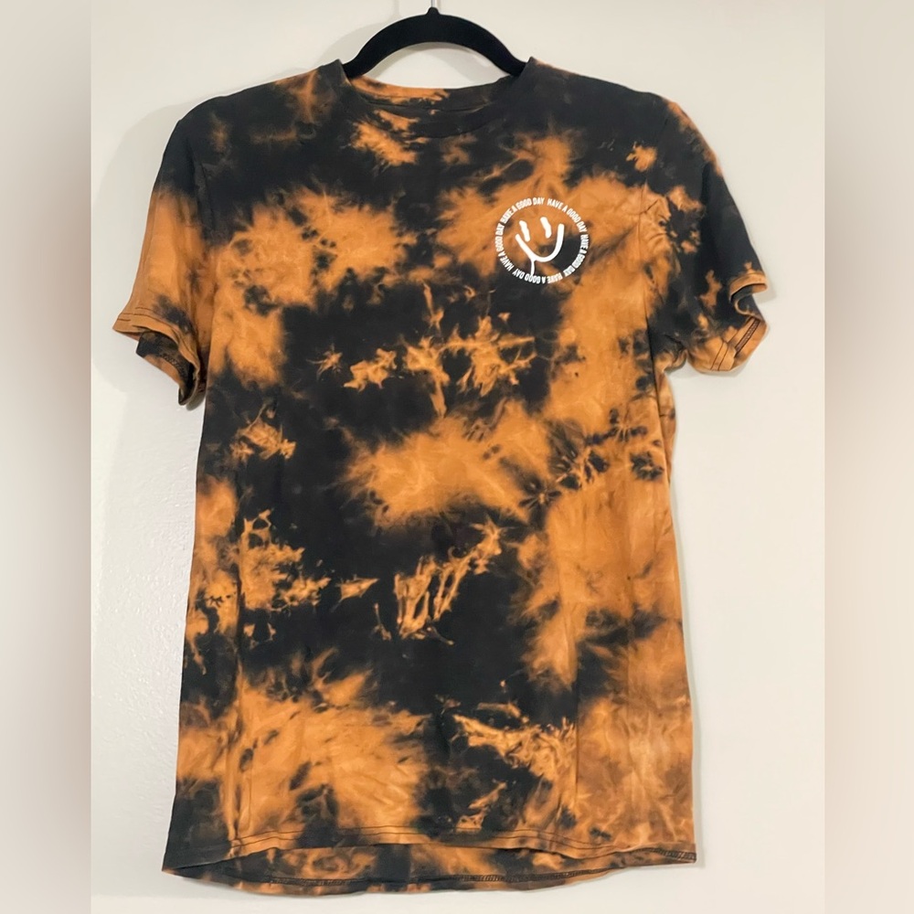CHEMISTRY bleach dye smiley tee, sz S